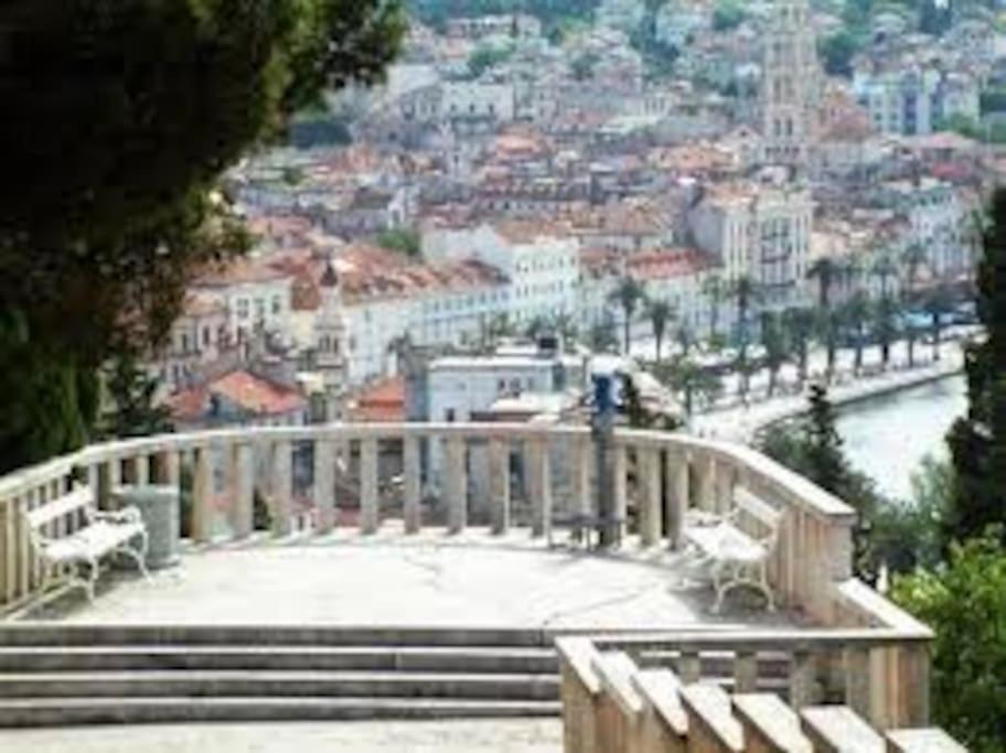 Marjan Hill 3-Br Apt,5 Guests Private Garden Near Beach Split Exterior photo