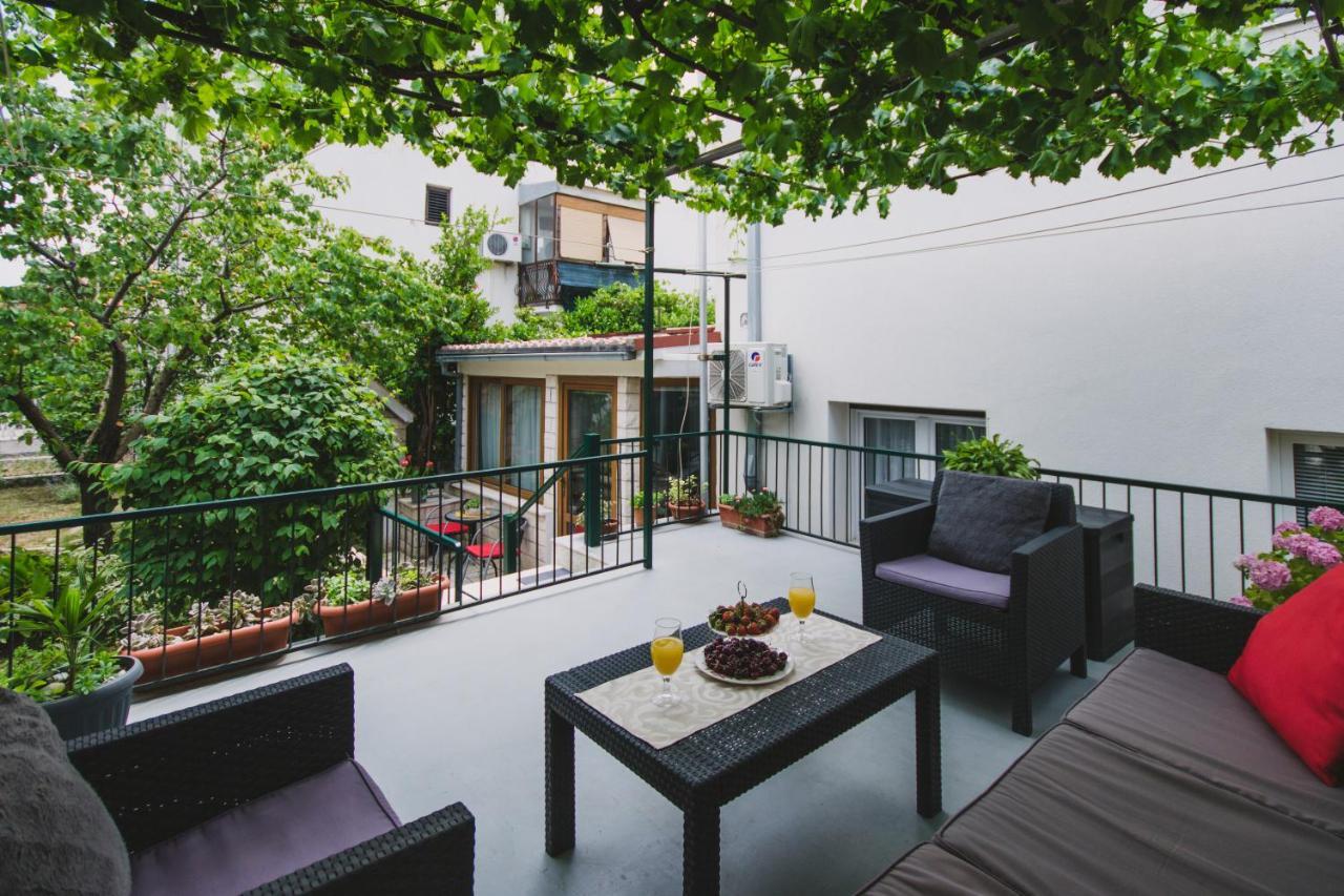 Marjan Hill 3-Br Apt,5 Guests Private Garden Near Beach Split Exterior photo